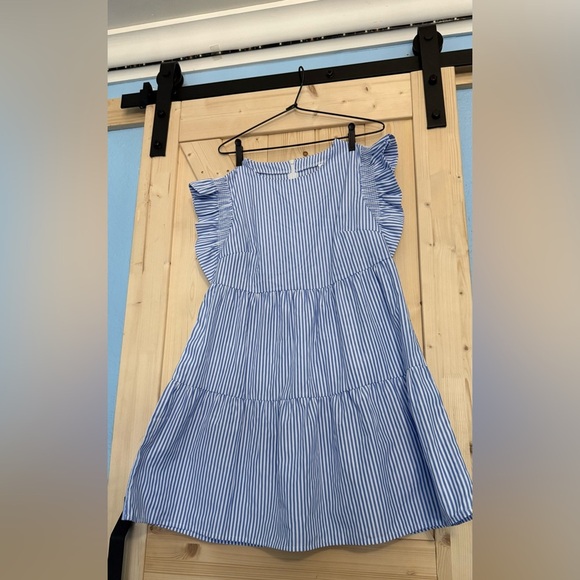 SHEIN Blue and White Patterned Top - Picture 3 of 6